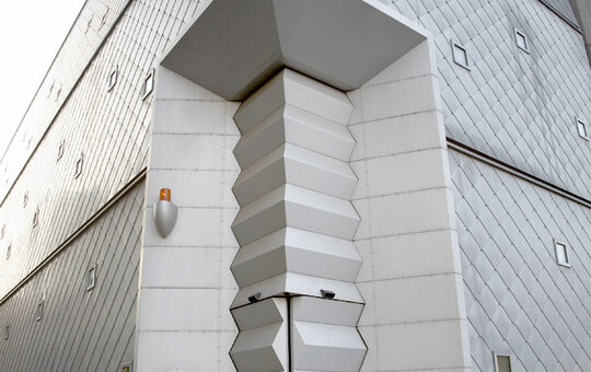 record PST 20 – porte coulissante angulaire